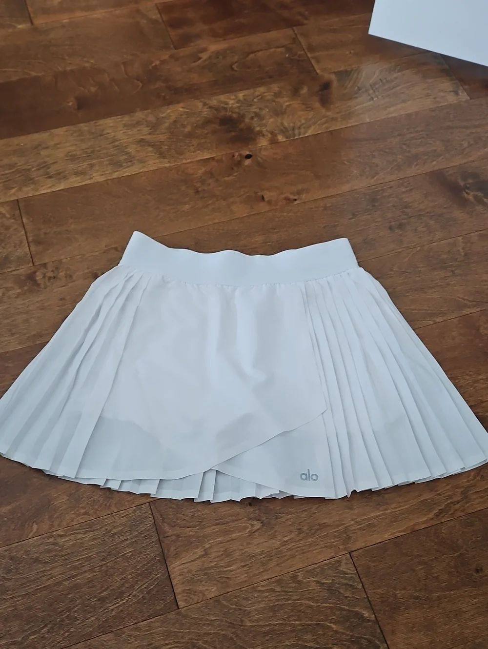 ALO Yoga White Pleated Mini Skirt